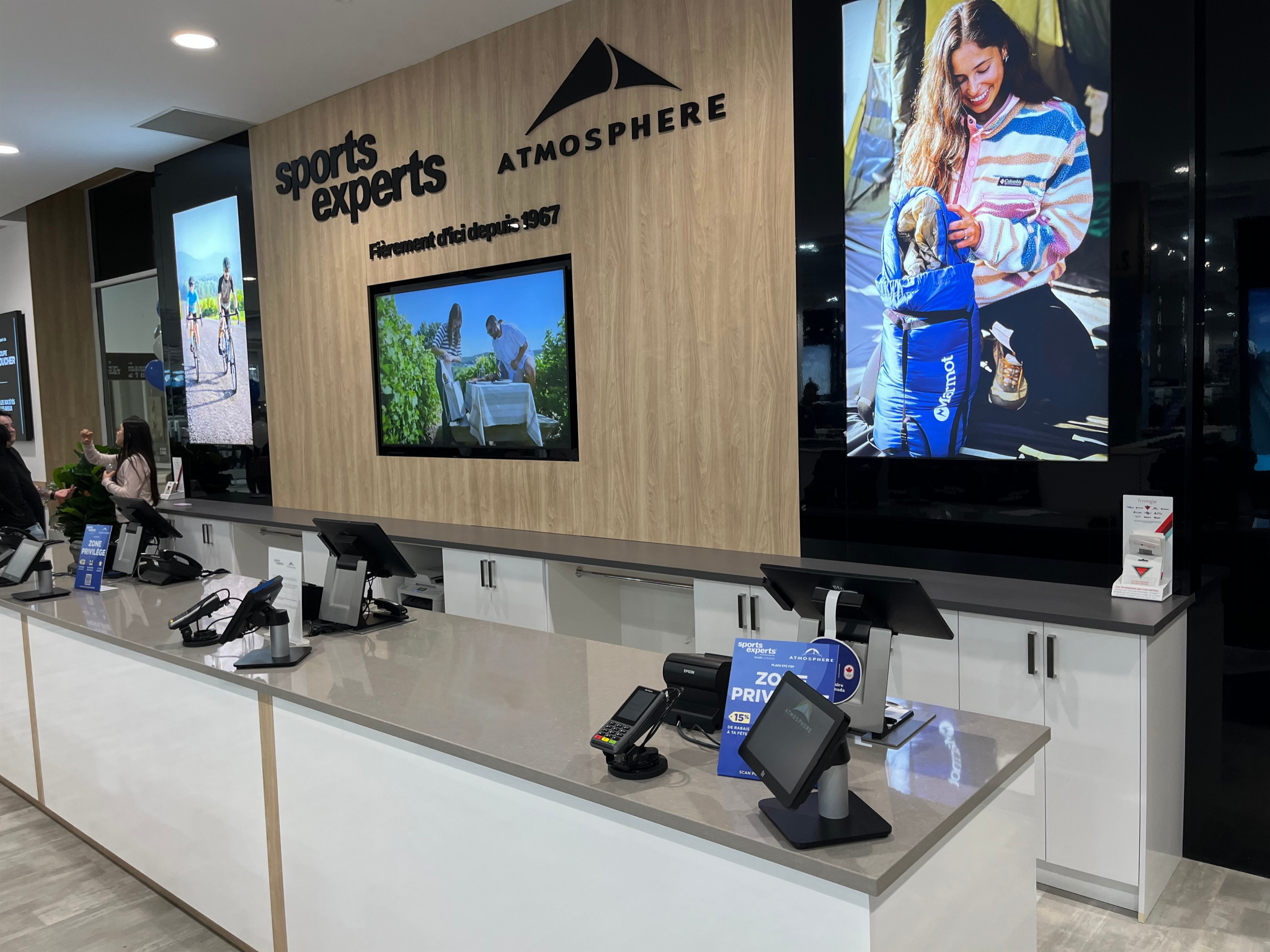 Comptoir-caisse commercial sur mesure