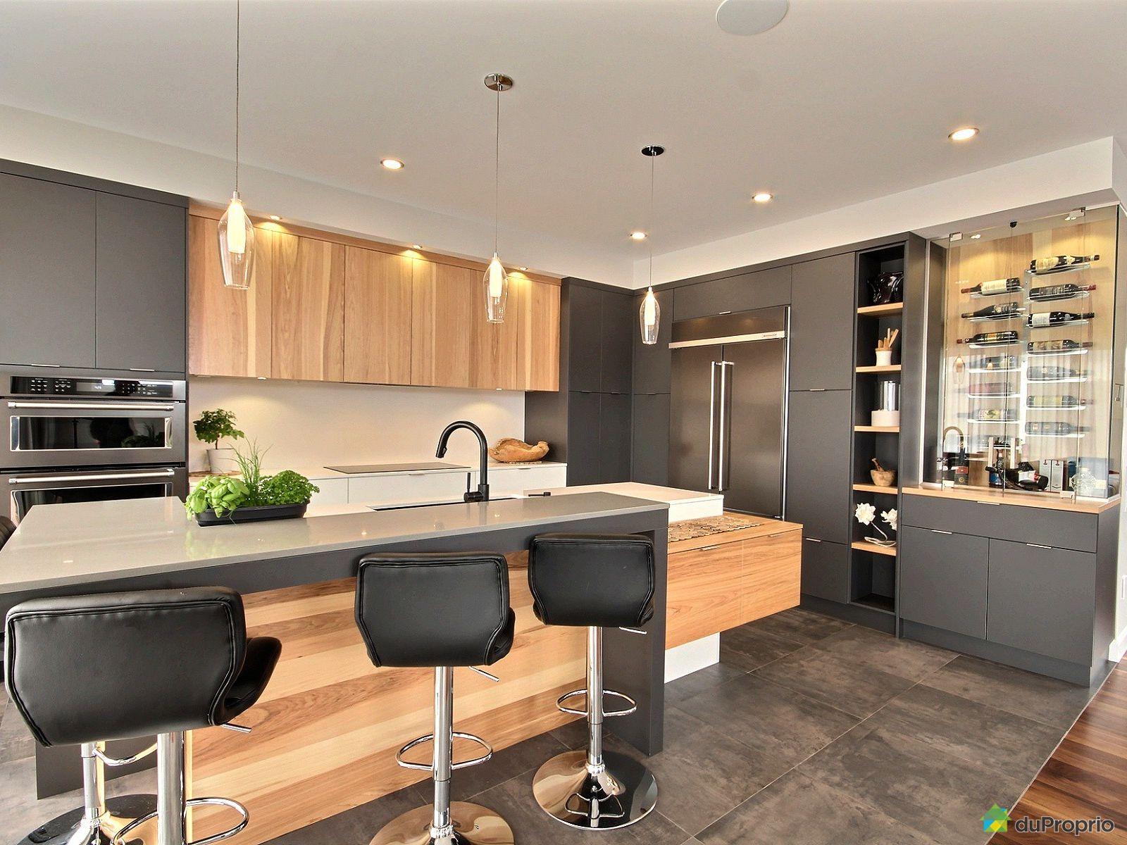 Cuisine sur mesure en noyer et laque